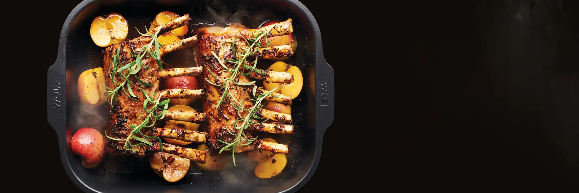 In der viereckigen Bratreine der Serie Roast it! wird Fleisch angebraten.