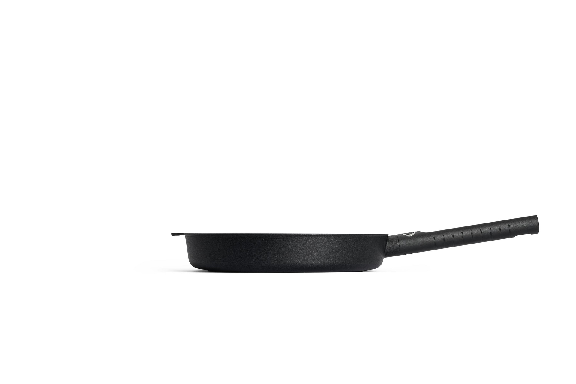 Logic XR Gusspfanne Seitenansicht | Stiel - Fest | Alle Herdarten inkl. Induktion | 28cm