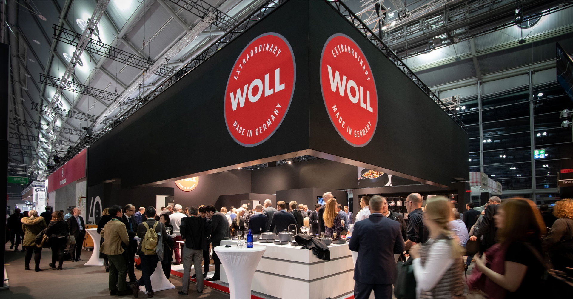 Hier ist ein Bild vom gut besuchten Messestand des Herstellers Woll.