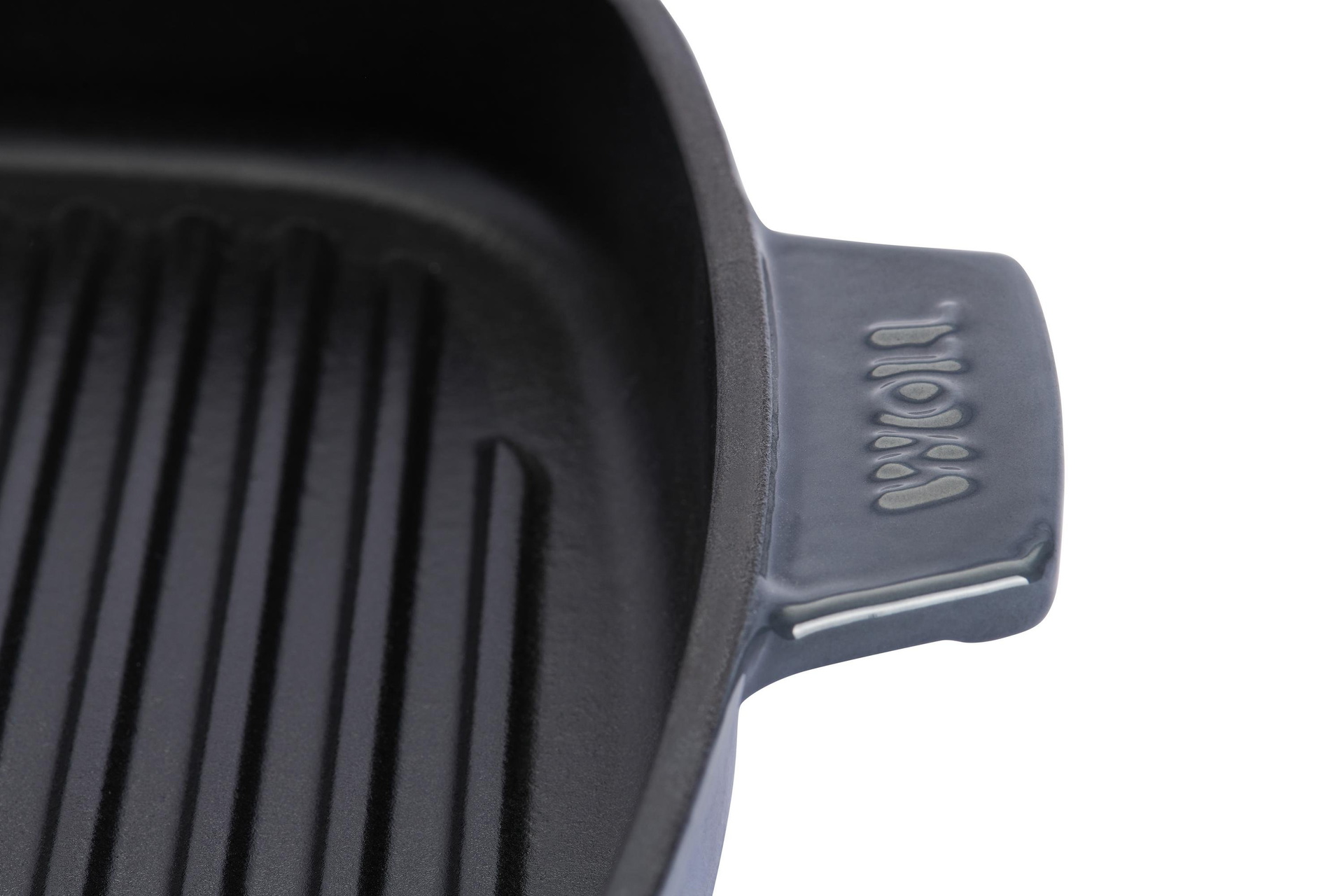 628-2CI-030_Handle_Detail Iron Guss-Grillpfanne, mit Rillen und Steakpresse Detailansicht