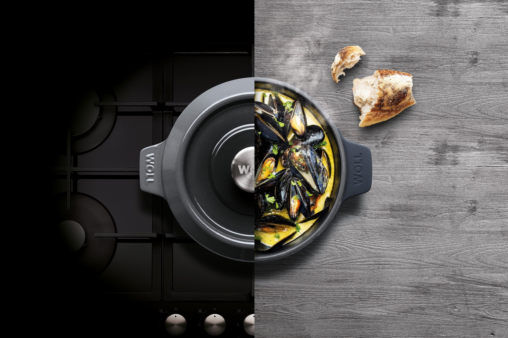 Der runde, graue Iron Topf wird mit Deckel im Ofen verwendet und anschließend direkt mit dem Muschelgericht auf den Tisch gestellt.