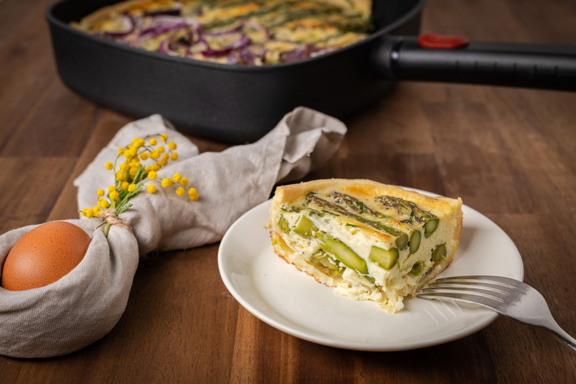 Ostern_1624LCI_V2_Mood Spargelquiche