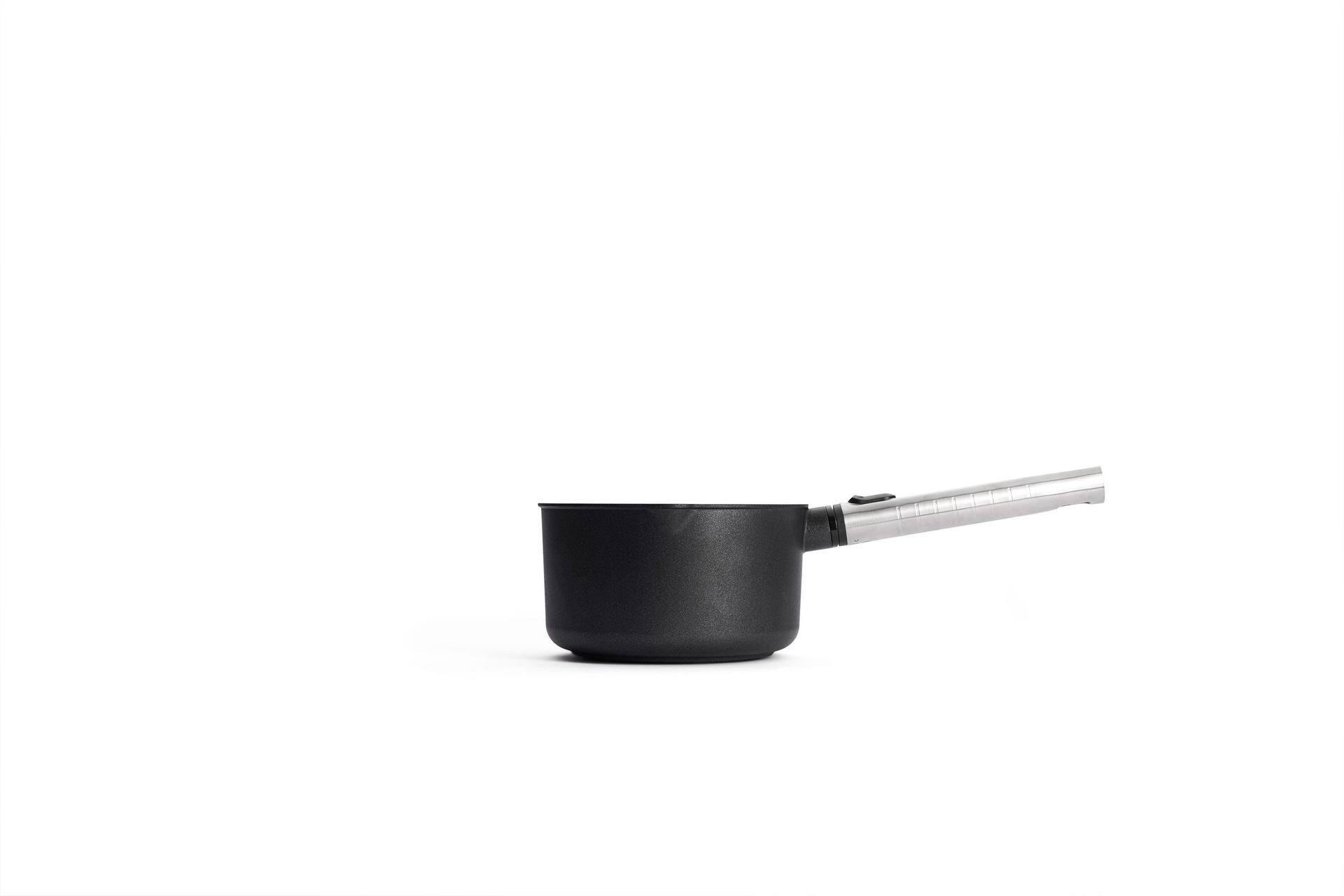 Logic XR Guss-Stieltopf Seitenansicht | Edelstahl - Abnehmbar | Alle Herdarten inkl. Induktion | 18cm